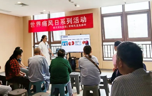 王代紅科普講座中。重慶西區醫院供圖
