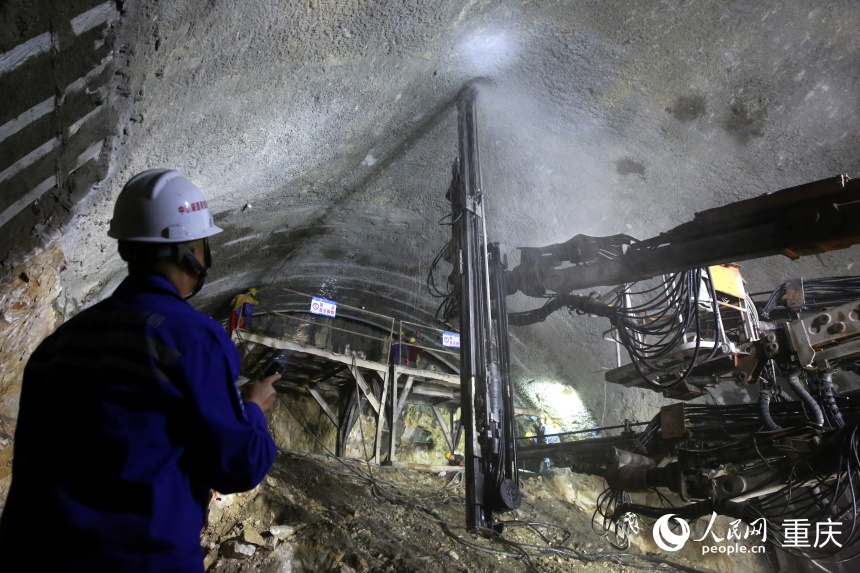 昭通隧道施工現場。人民網記者 劉政寧攝