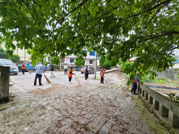 村莊煥新行動現場。大盛鎮供圖