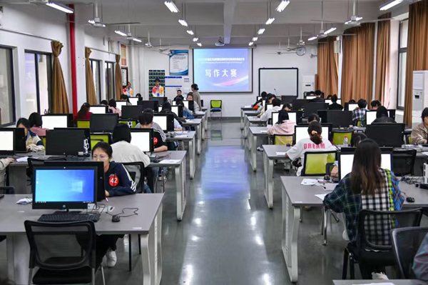 英語寫作比賽現場。重慶工程職業技術學院供圖