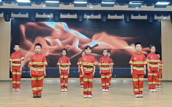 “楷模劇場”現場。張源攝