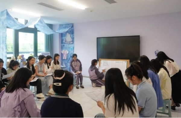 參研教師分組研討。主辦方供圖