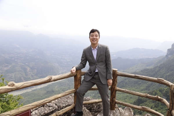 古力在白馬山留影。武隆區委宣傳部供圖