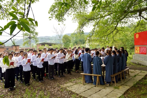 “青馬工程”學員誦讀《少年中國說》。張靜 攝