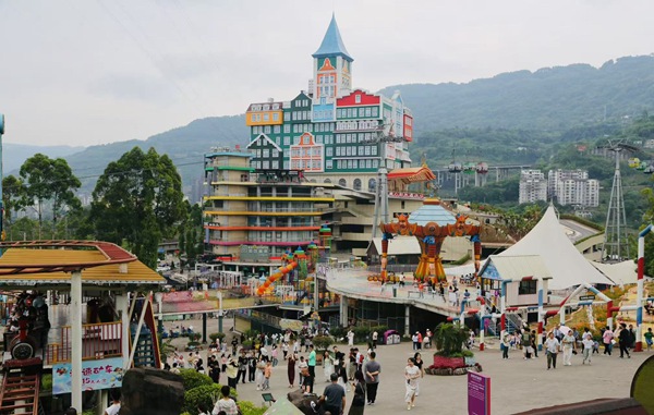 美心紅酒小鎮人氣火爆。景區供圖