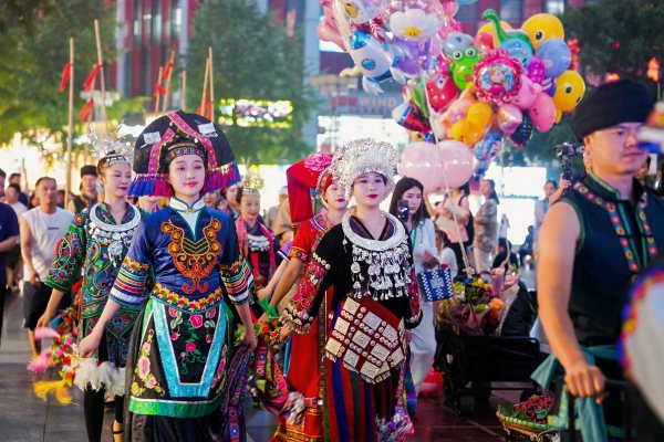 現場民族味十足?；顒又鬓k方供圖