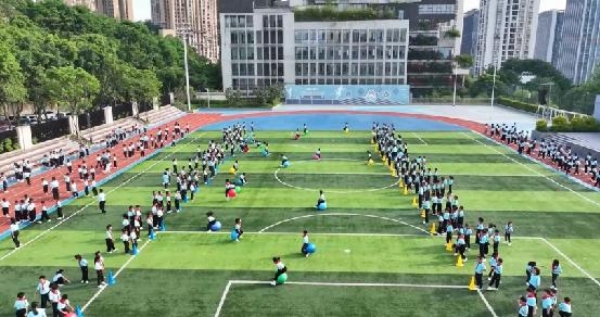 開展主題運動會。金山學校供圖