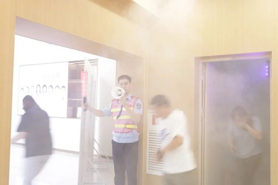 消防演練中。重慶渝州眼科醫院供圖