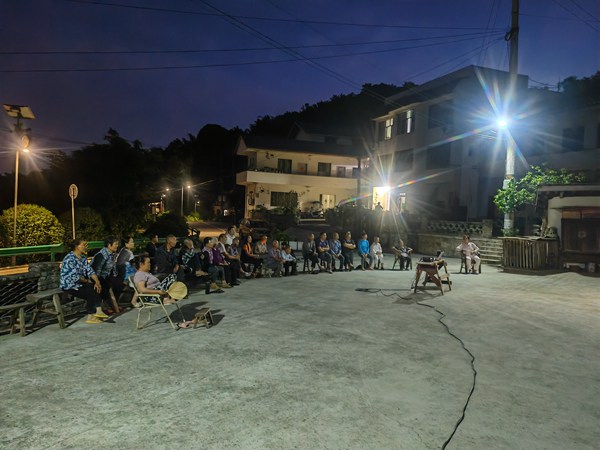 素心村觀影活動。西南大學鄉村振興戰略研究院供圖