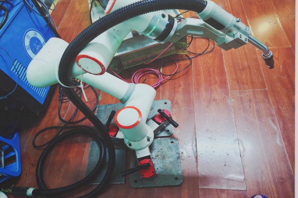 作品“基于視覺的焊縫定位算法研究與實現”。重慶理工大學供圖