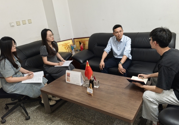 團隊進行實地調研。重慶理工大學供圖