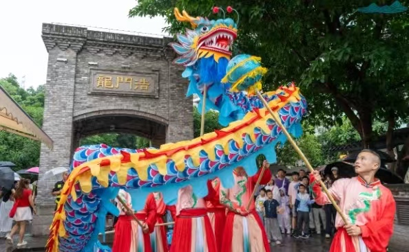 現場文化活動。龍門浩老街供圖