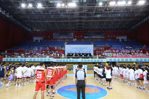 2025渝黔合作八區縣籃球聯賽開幕式現場。巴南區融媒體中心供圖