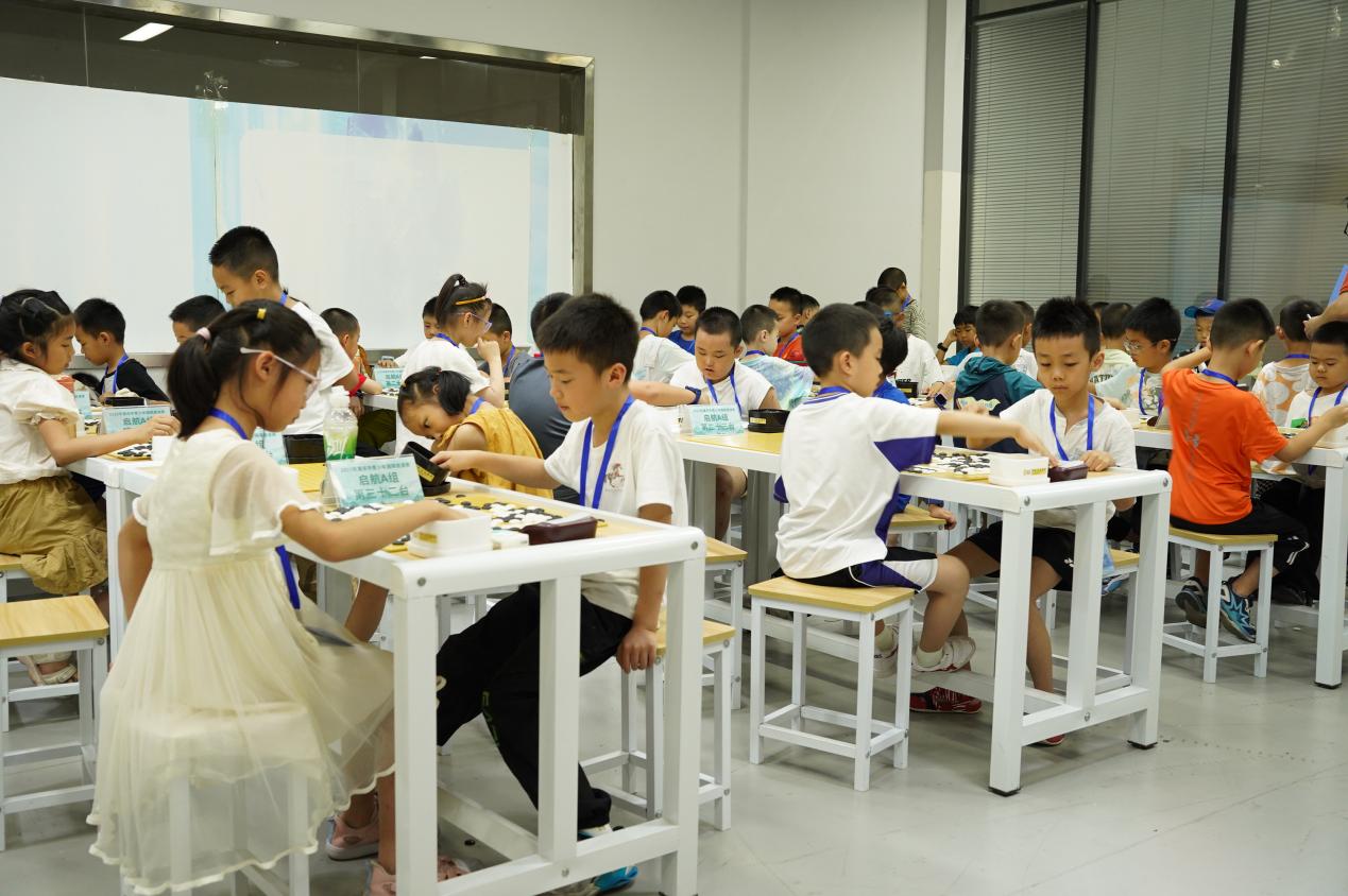 比賽現場。 重慶市江北區古力圍棋學苑供圖