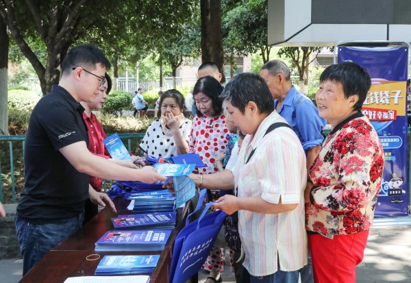 向市民科普知識。郭晉攝