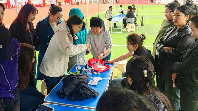 開展院前急救培訓。重慶市衛健委供圖