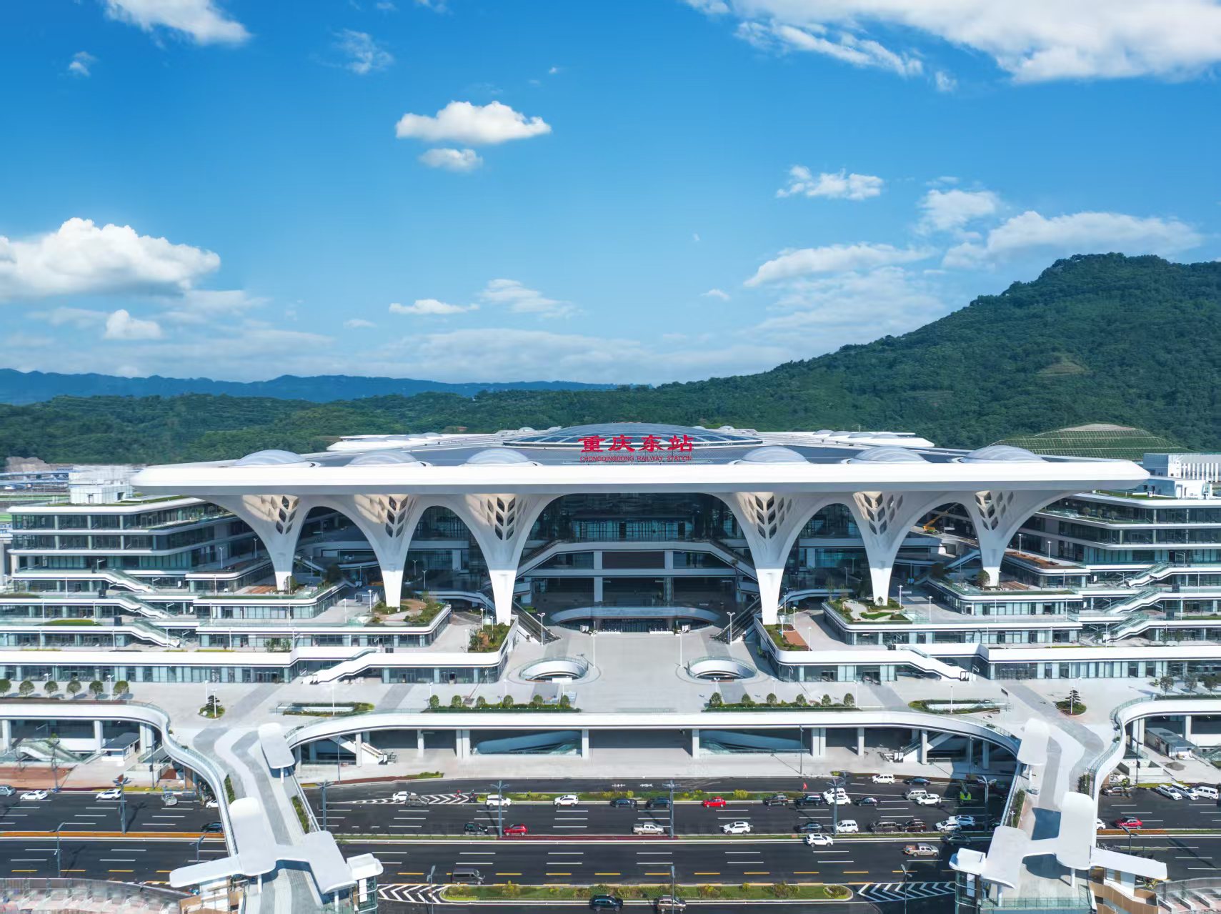 俯瞰重慶東站。唐安冰攝