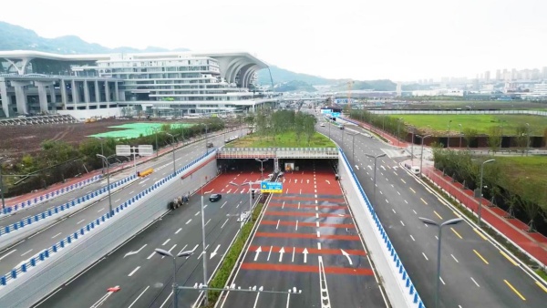 骨架道路是東站高效運轉的交通動脈。重慶設計集團有限公司市政設計研究院供圖