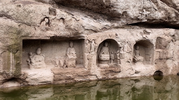宋代摩崖造像“水落石出”。大足區融媒體中心供圖