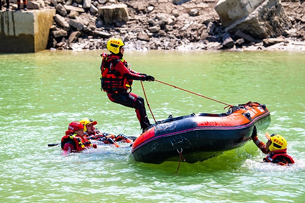 水域救援訓練。重慶市涪陵區消防救援局供圖