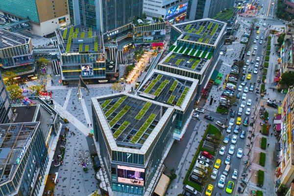 金科中心·悅FUN引入重慶首家鮮食寵物餐廳，打造寵物友好街區。汪彥彤攝