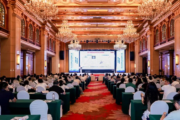 大會現場?；顒又鬓k方供圖