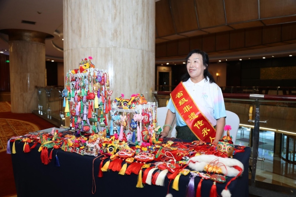 現場文旅產品展示。梁艷鋒攝