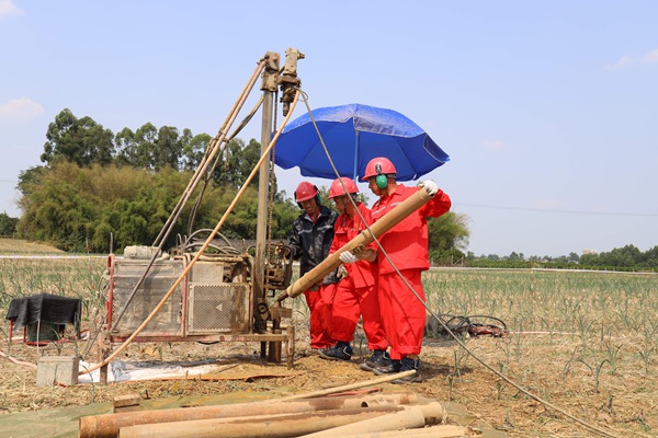 跟管鉆施工現場。西南物探分公司鉆井工程中心供圖