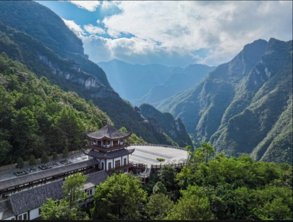 武陵山大裂谷。涪陵武陵山旅游開發有限公司供圖