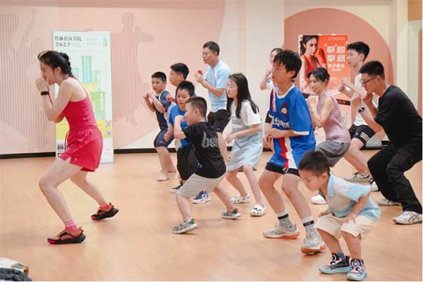 體育類課堂。竹林社區學院供圖