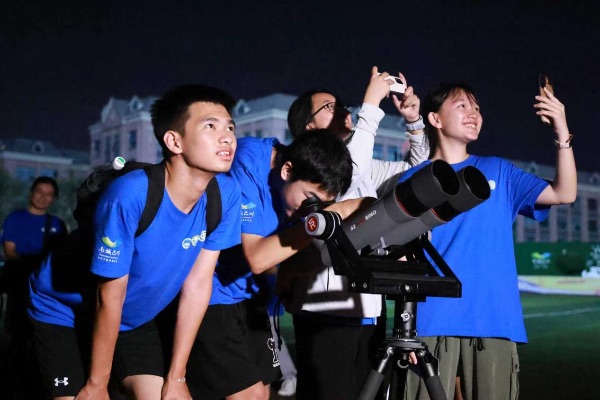 2025年全國中學生地球科學科考營活動。重慶市南城巴川供圖