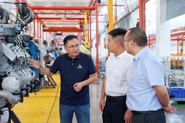 農行工作人員現場走訪調研。向詩佳攝