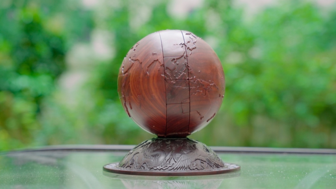 重慶地圖作品“魯班鎖地球儀”。 重慶市規劃和自然資源局供圖