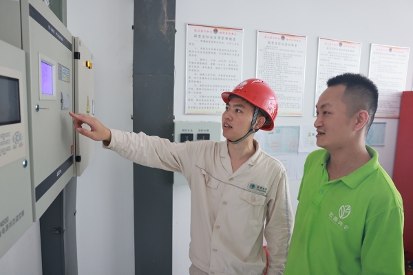 開展消防監測系統檢查。受訪單位供圖