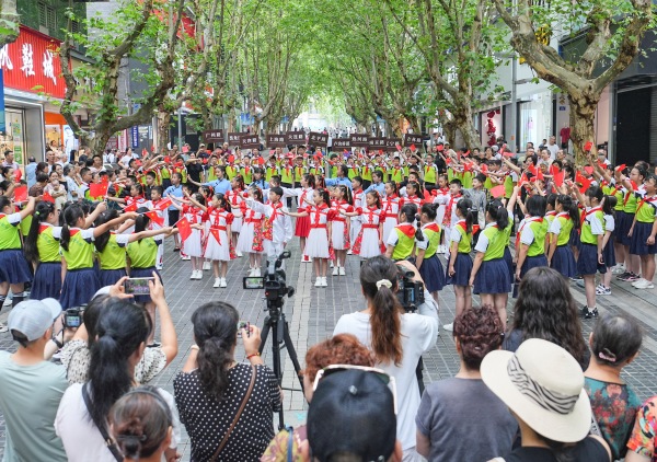 歷史情景劇《梧桐樹下的路》現場 。秦廷富攝