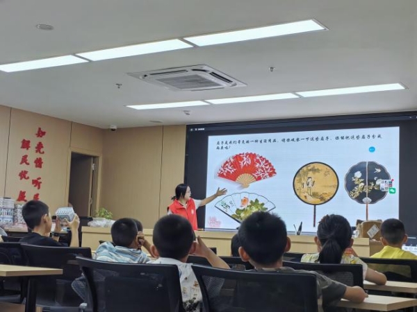 托管營正在上課中。主辦方供圖