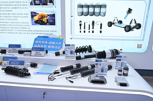 智聯汽車領域相關產品展示。鄒樂攝