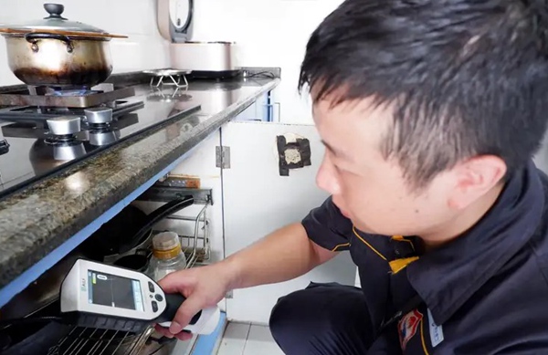 入戶開展燃氣安全檢查。重慶燃氣集團供圖