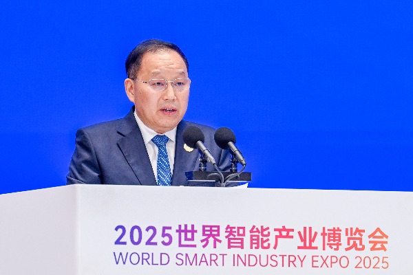 張興海作主題演講。主辦方供圖