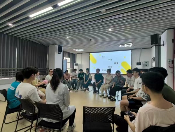 “健康從心出發”系列團體心理輔導活動現場。重慶醫科大學第四臨床學院供圖