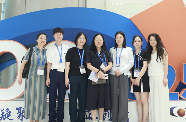 重慶南坪愛爾眼科醫院專家共赴學術會現場。重慶南坪愛爾眼科醫院供圖