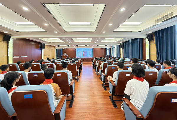 專家講座。晏紅霞攝