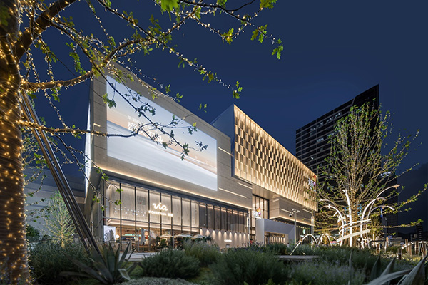 江岸天街。龍湖商業供圖