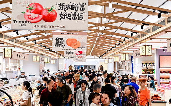 江岸天街開業現場。龍湖商業供圖