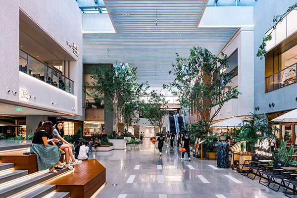北城天街高街花園。龍湖商業供圖