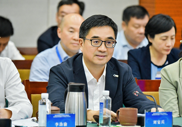 重慶市委教育工委書記、市教委主任劉宴兵講話。主辦方供圖