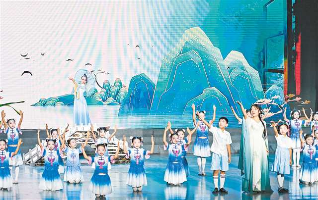 10月20日，江上風清·重慶清廉故事創作大賽頒獎活動舉行。圖為情景劇表演環節。記者 齊嵐森 攝/視覺重慶