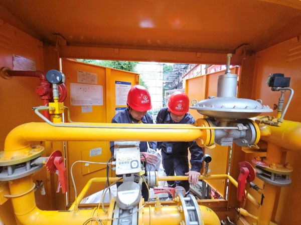 “紅巖燃小兵”巡線安檢全力保障冬季供氣