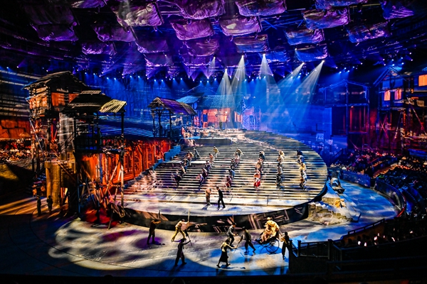 2024年12月22日，重慶1949大劇院，大型紅色舞臺劇《重慶·1949》以煥然一新的面貌再度登臺，1500名觀眾共同見證了這部作品的煥新亮相。記者 齊嵐森 攝