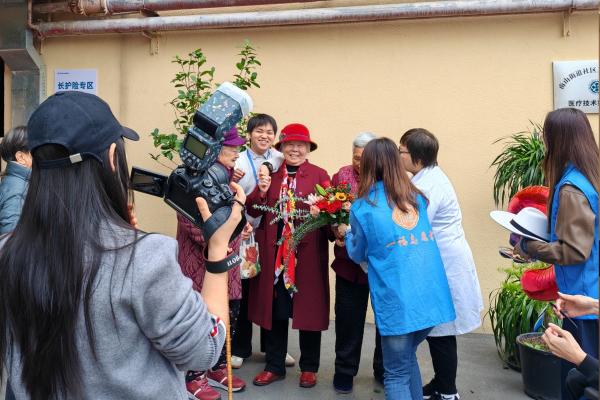 愛心攝影。重慶市一福養老發展中心供圖